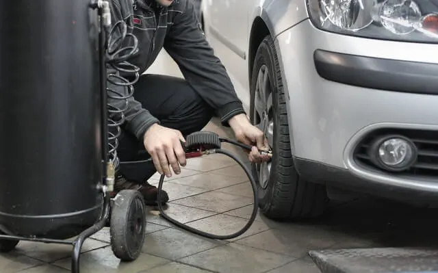 Top 7 Signs You Need Immediate Car Tyre Puncture Repair: Don’t Ignore These Warning Signals
